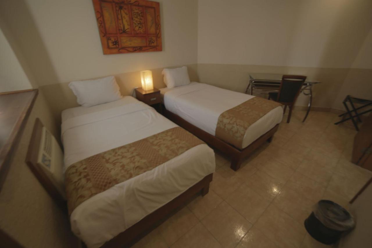 Capital Oel Regio Hotel Monterrey Exterior photo