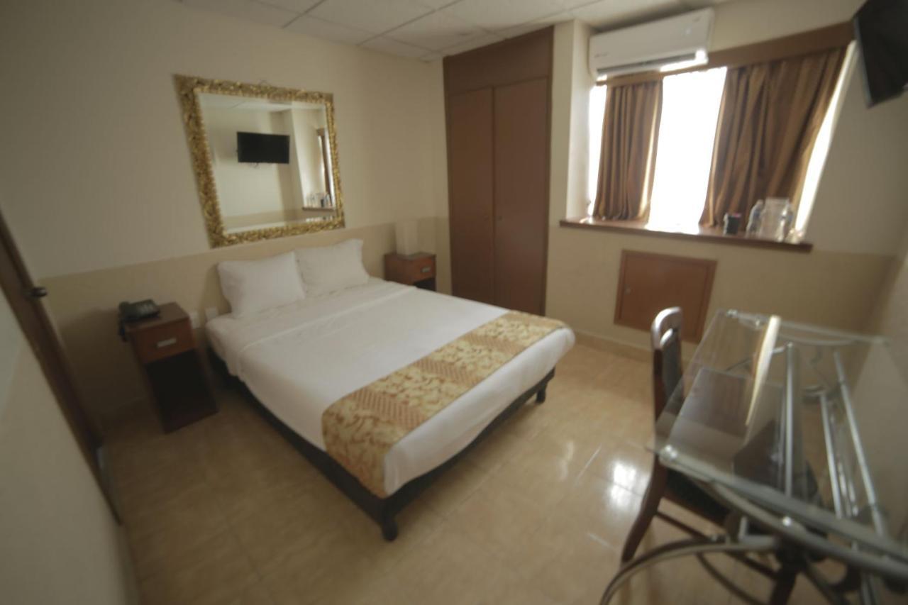 Capital Oel Regio Hotel Monterrey Exterior photo