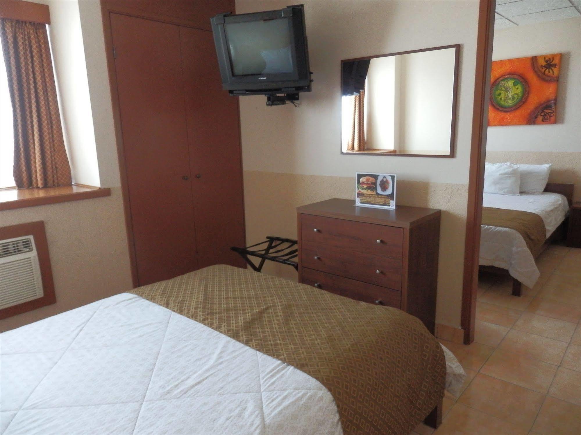 Capital Oel Regio Hotel Monterrey Exterior photo